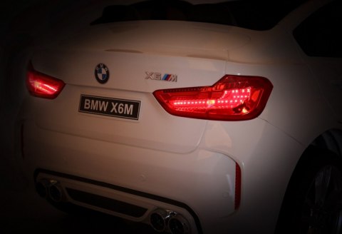 BMW X6M XXL dla 2 dzieci Biały + Pilot + Ekoskóra + Pasy + Wolny Start + MP3 USB + LED BMW X6M XXL dla 2 dzieci Biały + Pilot + Ekoskóra + Pasy + Wolny Start + MP3 USB + LED