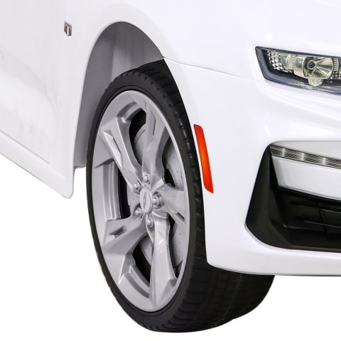 Chevrolet Camaro 2SS na akumulator Biały + Pilot + Koła EVA + Wolny Start + Dźwięki Światła Chevrolet Camaro 2SS na akumulator Biały + Pilot + Koła EVA + Wolny Start + Dźwięki Światła