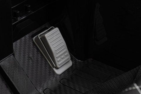 Mercedes AMG G63 dla dzieci Czarny + Pilot + MP3 LED + Wolny Start + EVA + Pasy Mercedes AMG G63 dla dzieci Czarny + Pilot + MP3 LED + Wolny Start + EVA + Pasy