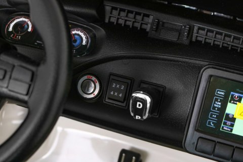 Pojazd Toyota Hilux Biała Pojazd Toyota Hilux Biała