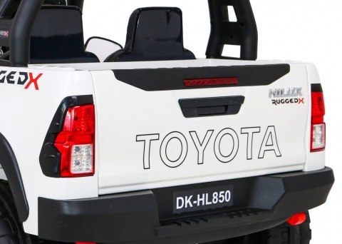 Pojazd Toyota Hilux Biała Pojazd Toyota Hilux Biała