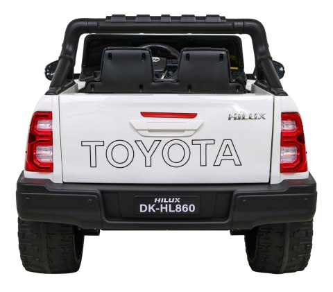 Toyota Hilux na akumulator dla dzieci Biały + Napęd 4x4 + Pilot + 2 bagażniki + Radio MP3 + LED Toyota Hilux na akumulator dla dzieci Biały + Napęd 4x4 + Pilot + 2 bagażniki + Radio MP3 + LED