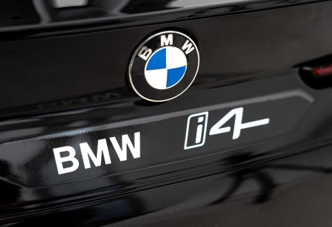 Autko BMW i4 na akumulator dla dzieci Czarny + Wolny Start + EVA + Ekoskóra + Audio LED + Pilot Autko BMW i4 na akumulator dla dzieci Czarny + Wolny Start + EVA + Ekoskóra + Audio LED + Pilot