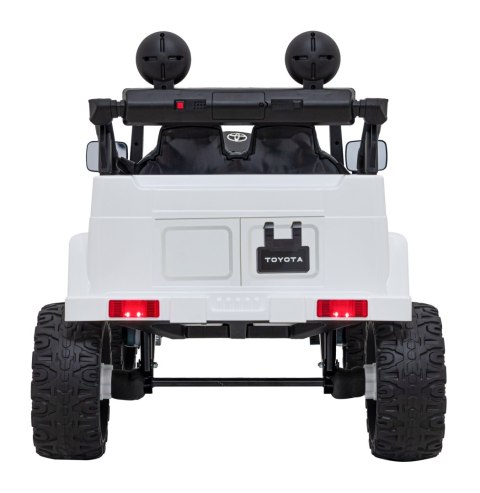 Toyota FJ Cruiser dla dzieci Biały + Pilot + Napęd 4x4 + Audio LED + EVA + Wolny Start Toyota FJ Cruiser dla dzieci Biały + Pilot + Napęd 4x4 + Audio LED + EVA + Wolny Start