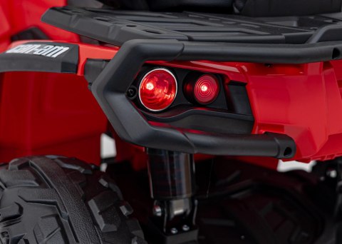 Quad Can Am Outlander ATV z Pilotem Czerwony Quad Can Am Outlander ATV z Pilotem Czerwony
