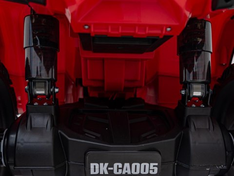 Quad Can Am Outlander ATV z Pilotem Czerwony Quad Can Am Outlander ATV z Pilotem Czerwony