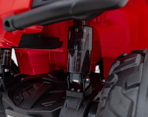 Quad Can Am Outlander ATV z Pilotem Czerwony Quad Can Am Outlander ATV z Pilotem Czerwony