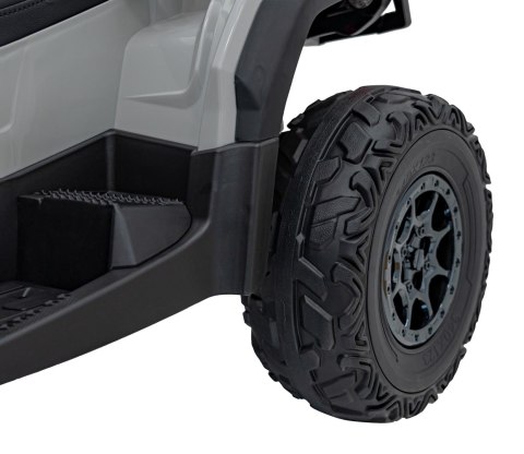 Quad Can Am Outlander ATV z Pilotem Szary Quad Can Am Outlander ATV z Pilotem Szary