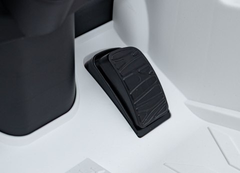 Pojazd Lamborghini Revuelto Białe