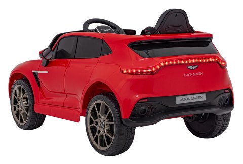 Aston Martin DBX na akumulator dla dzieci Czerwony + Pilot + EVA + Pasy + Wolny Start + Audio LED Aston Martin DBX na akumulator dla dzieci Czerwony + Pilot + EVA + Pasy + Wolny Start + Audio LED
