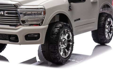 Pojazd RAM 3500 Biały Pojazd RAM 3500 Biały