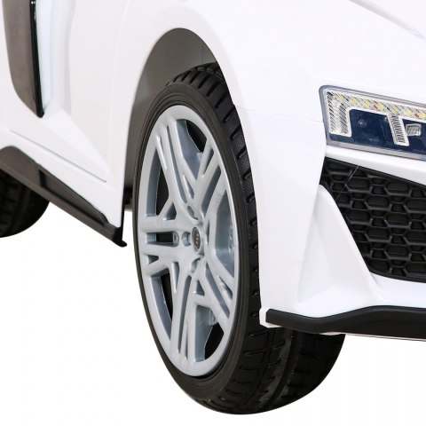 Audi R8 LIFT Samochodzik na akumulator Biały + Pilot Audi R8 LIFT Samochodzik na akumulator Biały + Pilot