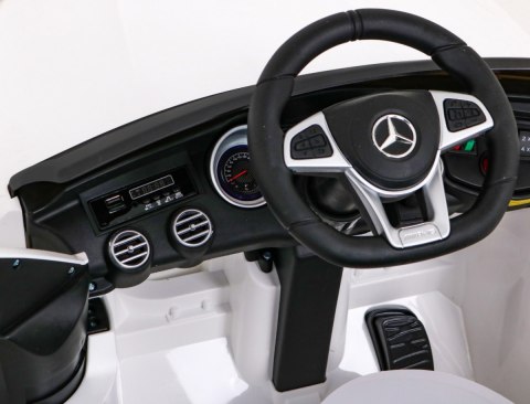Mercedes Benz GLC63S dla dzieci, Biały SUV + Pilot + Napęd 4x4 Mercedes Benz GLC63S dla dzieci, Biały SUV + Pilot + Napęd 4x4