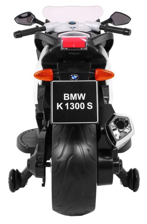 Motor na akumulator BMW K1300S dla dzieci Biały + Kółka pomocnicze + Dźwięki Światła + Wolny Start Motor na akumulator BMW K1300S dla dzieci Biały + Kółka pomocnicze + Dźwięki Światła + Wolny Start