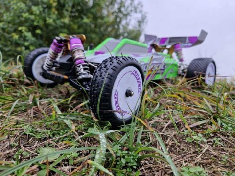 Samochód zdalnie sterowny terenowy wyczynowy WLToys 104002 1:10 4WD 2,4Ghz Kik Sp. z o. o. Sp. k. Samochód zdalnie sterowny terenowy wyczynowy WLToys 104002 1:10 4WD 2,4Ghz Kik Sp. z o. o. Sp. k.