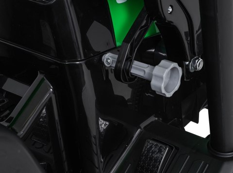 Pojazd MEGA Traktor D68 Z Przyczepką Zielony Pojazd MEGA Traktor D68 Z Przyczepką Zielony